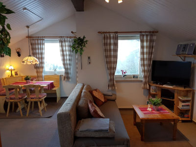 Ferienwohnung Mittenwald Karwendelherzen Wohn und Essecke